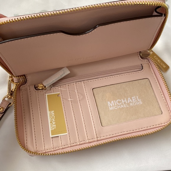 Michael Kors Wristlet/Wallet Jet Set Travel In Pink Pebbled Leather NWT - Picture 2 of 5